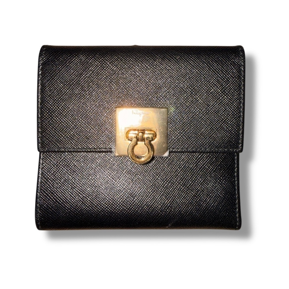 Salvatore Ferragamo Gancini Leather Wallet – New Condition